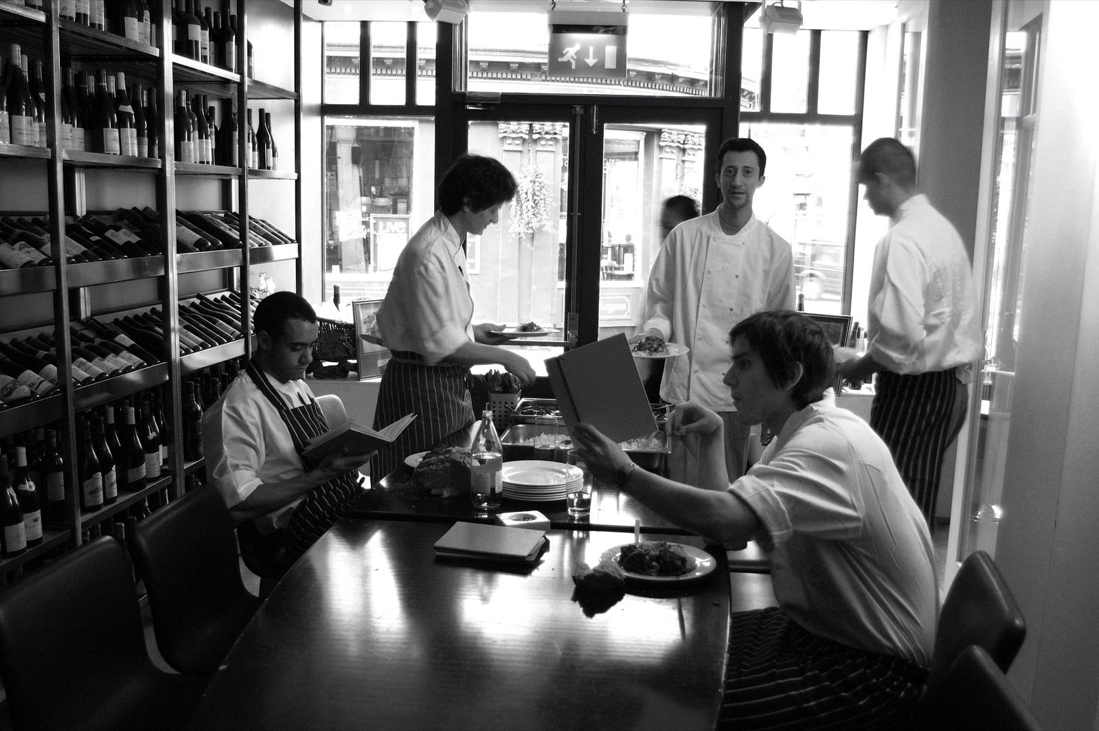 L'étranger London — the team before service, quiet preparation before the evening begins